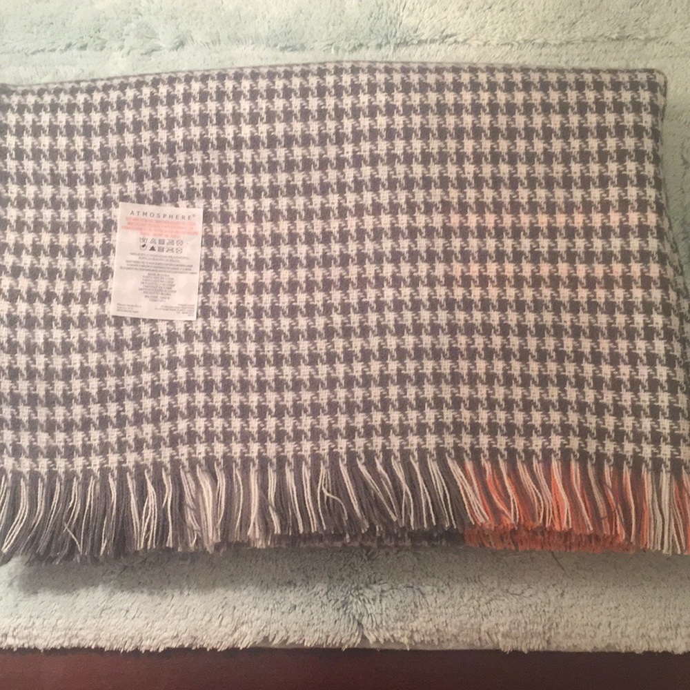 ATMOSPHERE SCARF